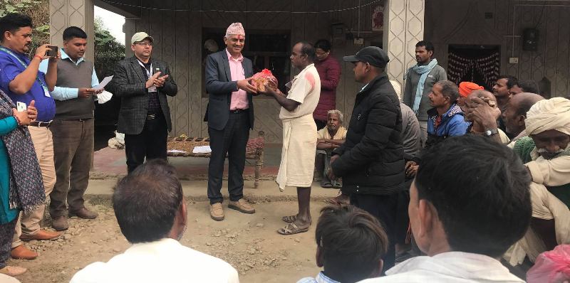सहकारी महासंघद्धारा बगरमा खेतिकालागि बीउ बितरण